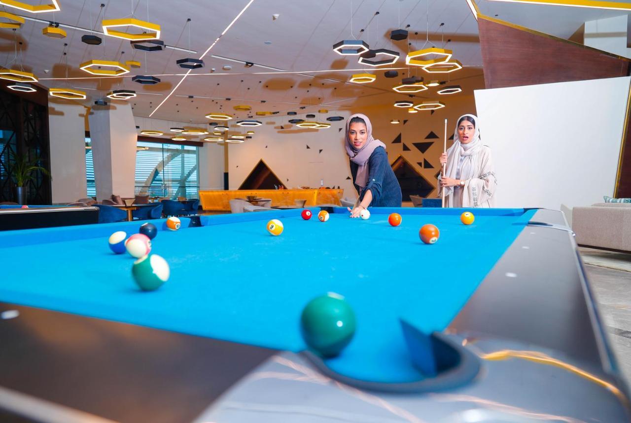 Bay La Sun Hotel And Marina - Emaar King Abdullah Economic City Exteriér fotografie The pool table at the lounge