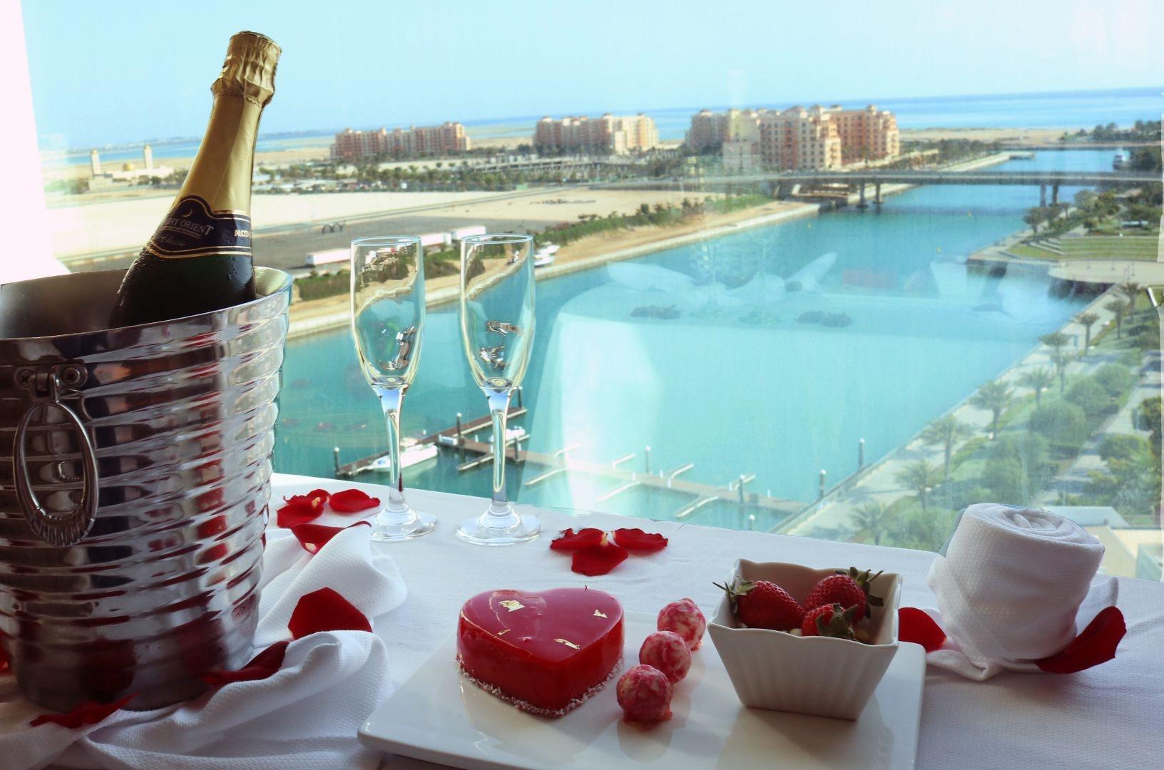 Bay La Sun Hotel And Marina - Emaar King Abdullah Economic City Exteriér fotografie View of the lagoon