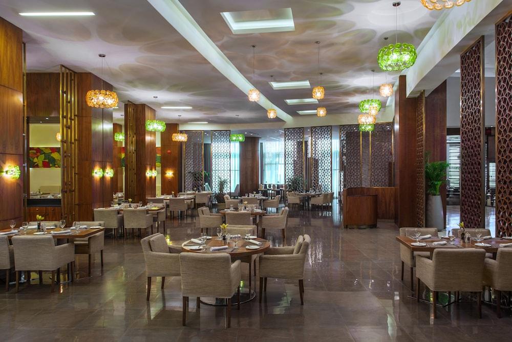 Bay La Sun Hotel And Marina - Emaar King Abdullah Economic City Exteriér fotografie The restaurant
